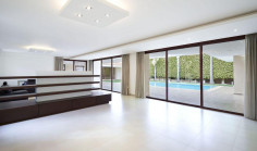 6 bedrooms house for sale in Strovolos