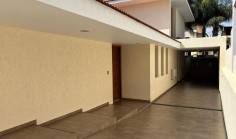 6 bedrooms house for sale in Strovolos