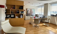 Commercial 400 m2 to rent in Engomi