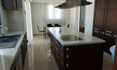 4 bed apartment to rent in Strovolos