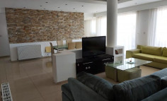 4 bed apartment to rent in Strovolos