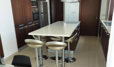 4 bed apartment to rent in Strovolos