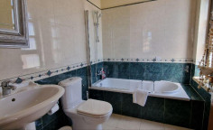 6 bed house for sale in Engomi