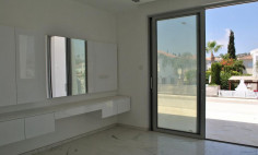 Five beds house for sale in Protaras