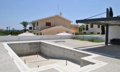 Five beds house for sale in Protaras