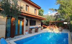 6 bedroom house for sale in Aglantzia