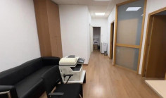 Commercial to rent in Lykabittos