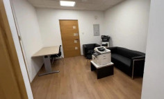 Commercial to rent in Lykabittos