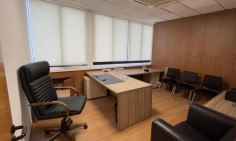 Commercial to rent in Lykabittos