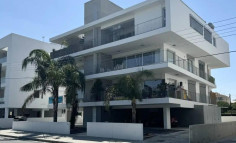 Three bedrooms flat for sale in Engomi
