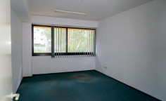 Commercial to buy in Agioi Omologites