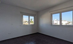 2 bedroom flat for sale in Tseri