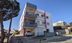 2 bedroom flat for sale in Tseri