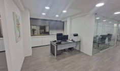 Beautiful commercial for rent in Agioi Omologites