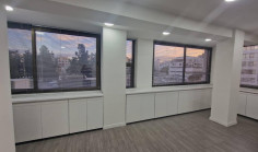 Beautiful commercial for rent in Agioi Omologites