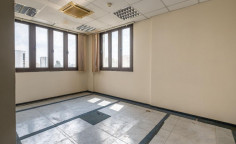 Commercial in Agioi Omologites