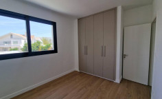3 bed flat for sale in Acropolis