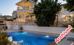 Spacious Mouttagiaka villa with pool and gym 