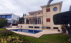 Spacious 6 bedroom villa with sea view with swimming pool for sale in paniotis area 