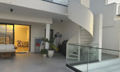 4 bedrooms apartment for sale in Aglantzia