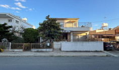 Spacious 3 bedroom house in lively residential area 