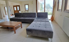 4 bedroom house to rent in Deryneia