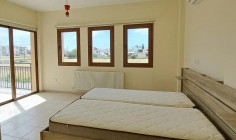 4 bedroom house to rent in Deryneia