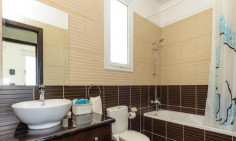 Three bedrooms house to rent in Pernera