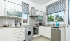 Three bedrooms house to rent in Pernera