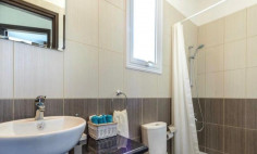 Three bedrooms house to rent in Pernera