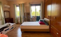Spacious five bedroom villa with pool in Pyrgos area 
