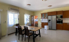 Spacious five bedroom villa with pool in Pyrgos area 