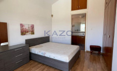 Spacious five bedroom villa with pool in Pyrgos area 