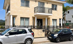 5 bedroom house to rent in Sha