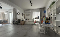 Large 4 bedrooms house for sale in Engomi