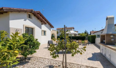 Large 3 bedrooms house for sale in Agia Thekla