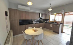 4 bedrooms house to rent in Strovolos
