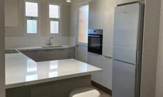 Large 2 bed apartment to rent in Agioi Omologites