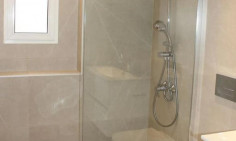 Large 2 bed apartment to rent in Agioi Omologites