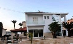 Large 4 bedrooms house for sale in Latsia
