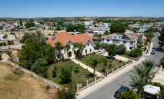 Large 5 bedroom house for sale in Dali