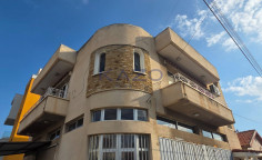 Spacious three bedroom upper floor apartment in central Omonoia 