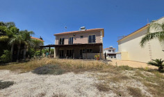 4 bedrooms house to rent in Agia Thekla