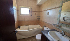 4 bedrooms house to rent in Agia Thekla