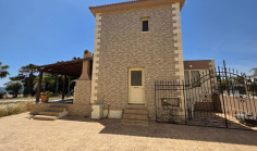 4 bedrooms house to rent in Agia Thekla