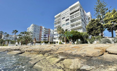 1 bedroom beach front apartment for rent Limassol Tourist Area 