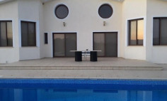 Large detached bungalow 