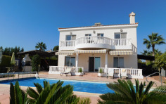 5 bedroom villa in Agios Georgios