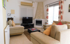 5 bedroom villa in Agios Georgios