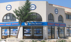 Lovely shop for sale in Coral Bay